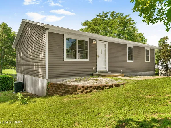 6112 Dove Ln, Jefferson City, MO 65101