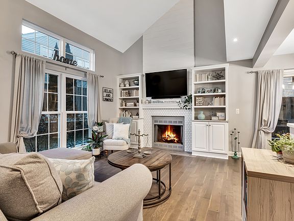 4th image of 1036 N Knollwood Dr