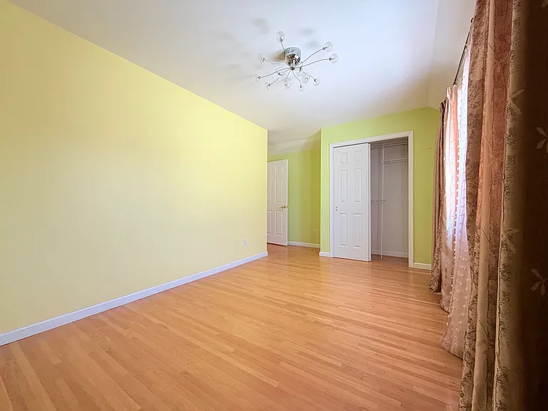 455 Bedford Ave — Photo 14