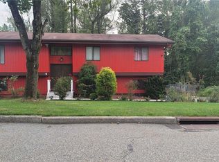 4 Durante Ct, Spring Valley, NY 10977