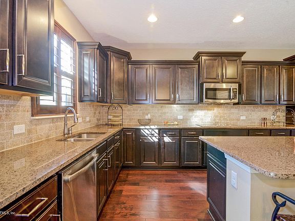 5th image of 16784 Oak Preserve Dr