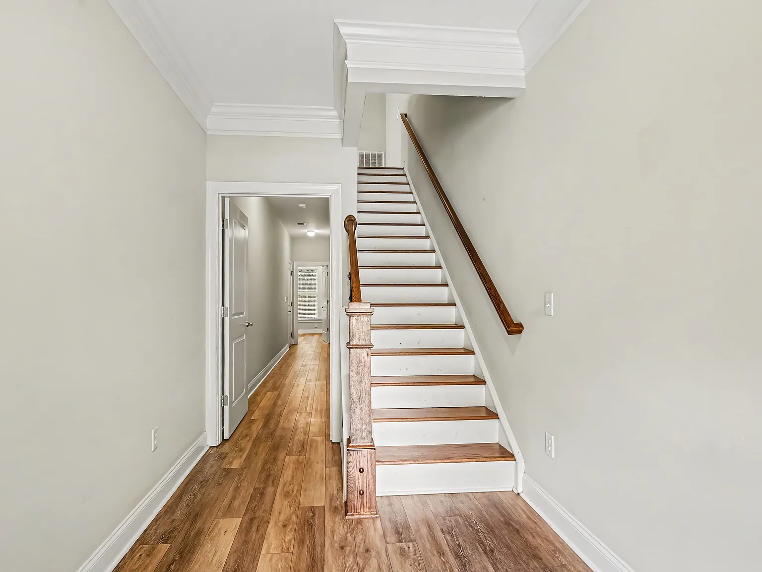 3 bed, 2.5 bath, 2182 sqft, $3,400 — Photo 4