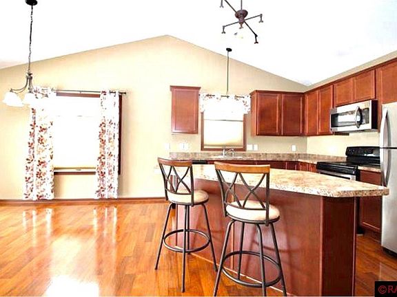 5th image of 661 Tomahawk Ct