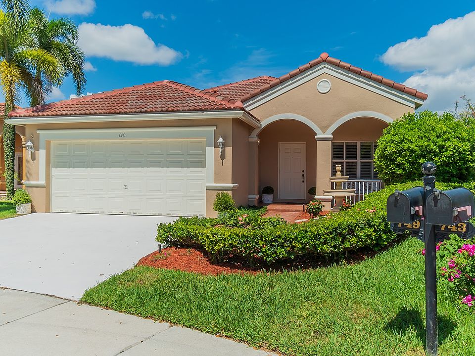 1st image of 749 Vista Meadows Dr