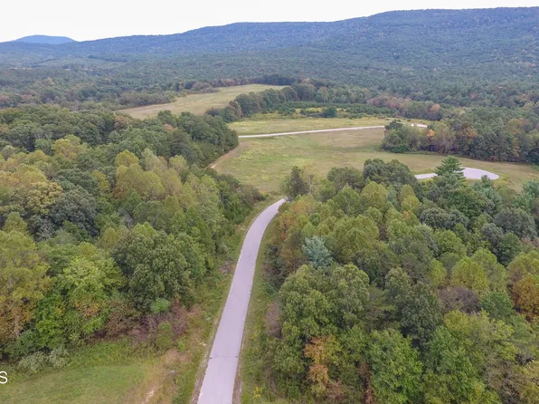 Noah Ln, Crossville, TN 38555