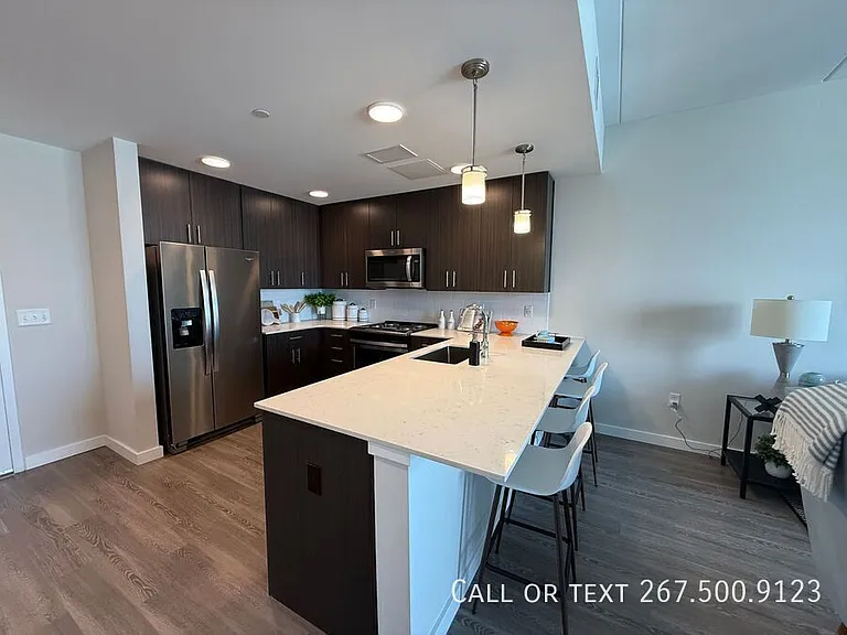 1321 S American St — Photo 5