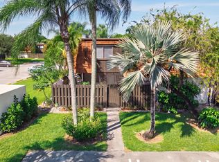 2185 WHITE PINE Circle #C, Greenacres, FL 33415
