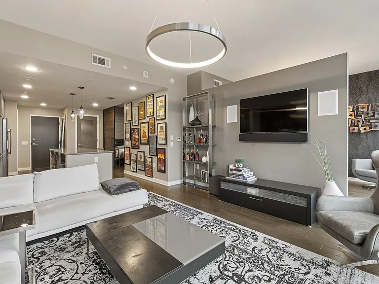 1212 Laurel St #2114 — Photo 7