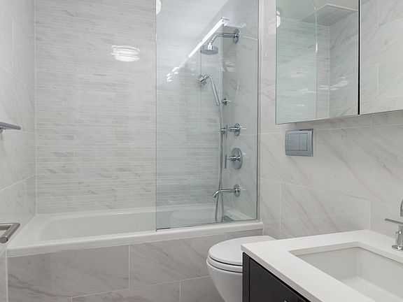 4th image of 305 E 86th St APT 8TW