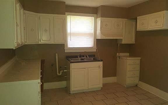 4th image of 3607 Rockwood Ave