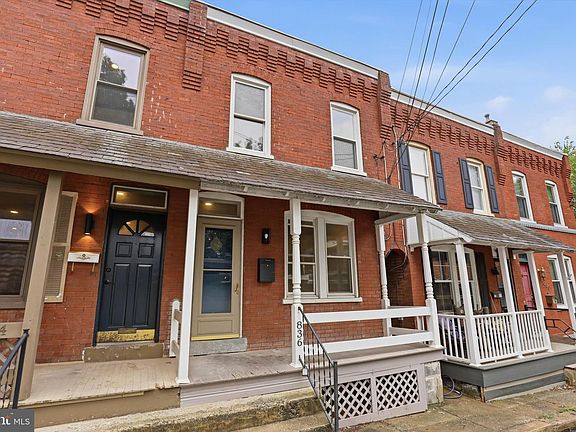2nd image of 836 Lake St