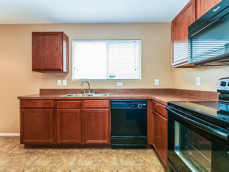 10001 Chrysalis Dr — Photo 6