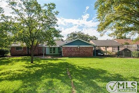 2nd image of 613 Donna Ln