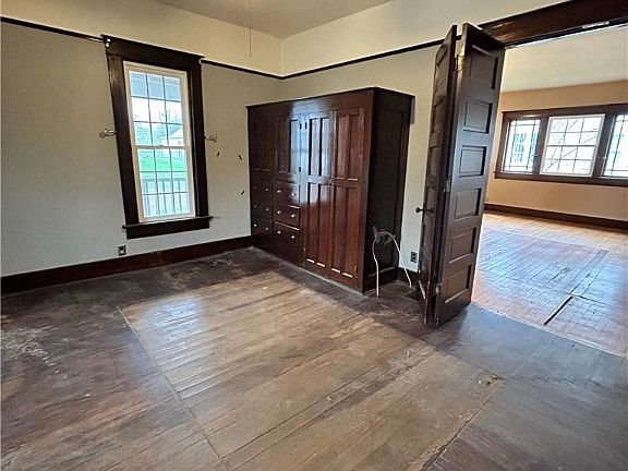 5th image of 214 N Long St