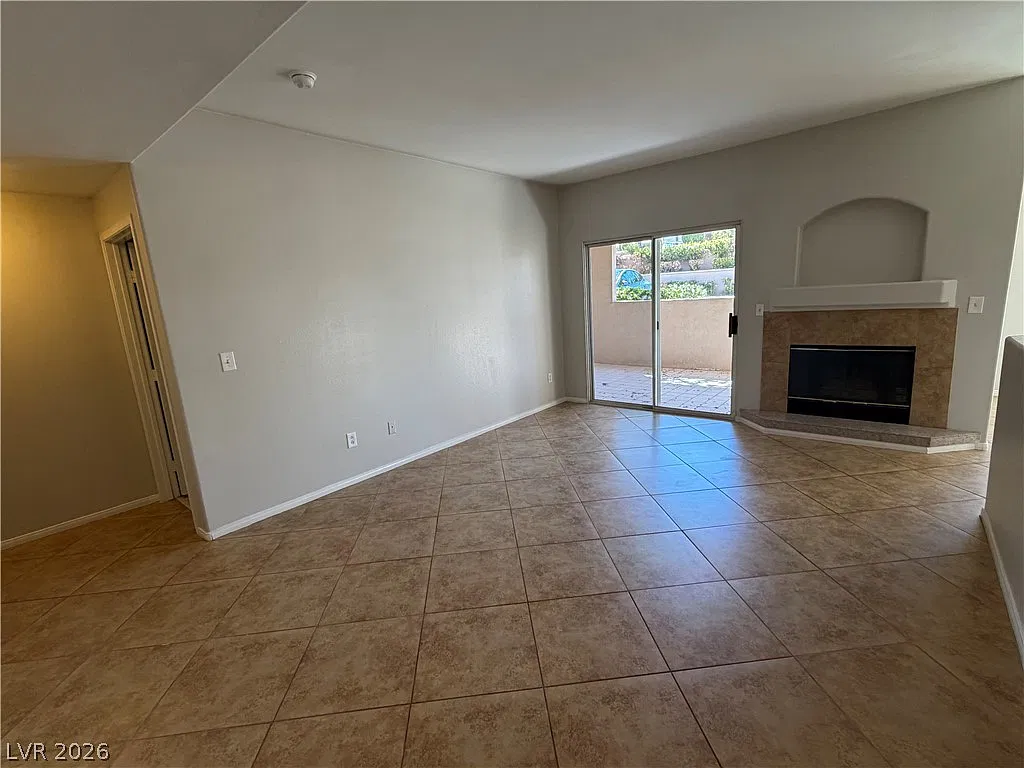3 bed, 2.0 bath, 1356 sqft, $1,850 — Photo 4
