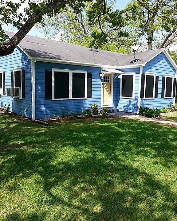 1st image of 710 Roberts St