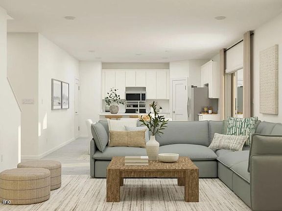 4th image of 1683 LACHLAN Circle