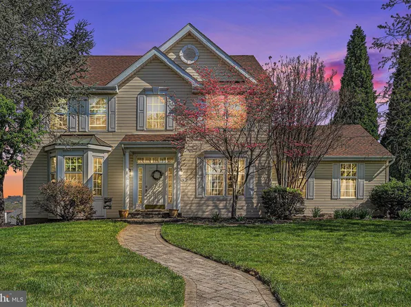 547 Red Coat Ln, Phoenixville, PA 19460