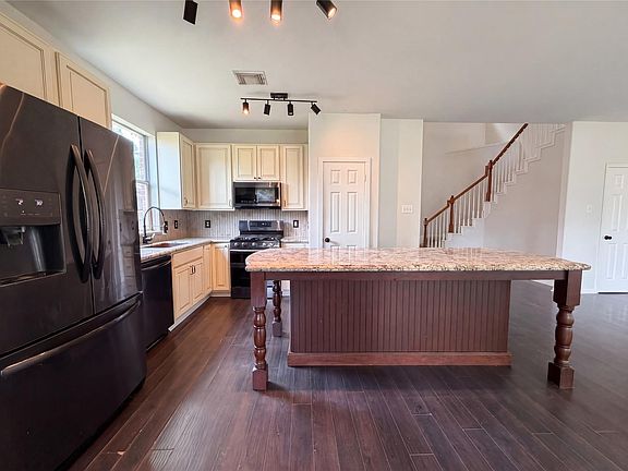 2nd image of 16107 Horseshoe Hill Ct