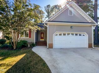 605 Holly Branch Dr, Holly Springs, NC 27540