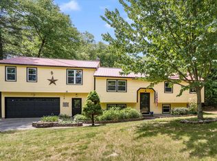 923 Rush Rd, Henniker, NH 03242