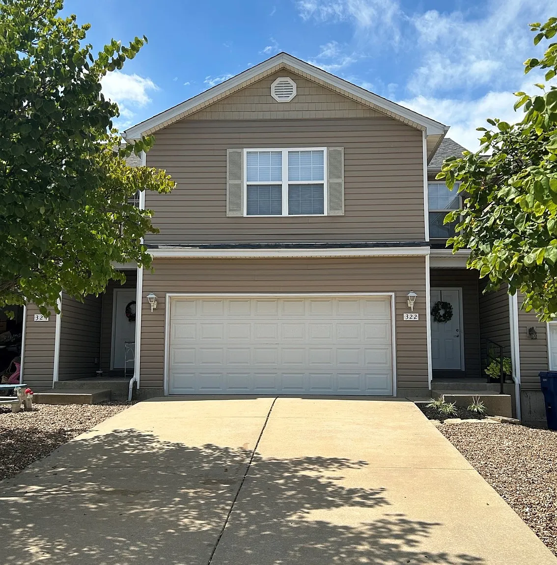 3 bed, 2.5 bath, 1497 sqft, $2,350 — Photo 1