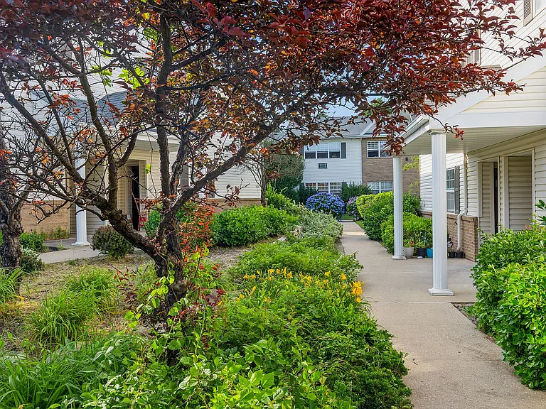 Zen Long Island at Bay Shore 55+ Community — Photo 20