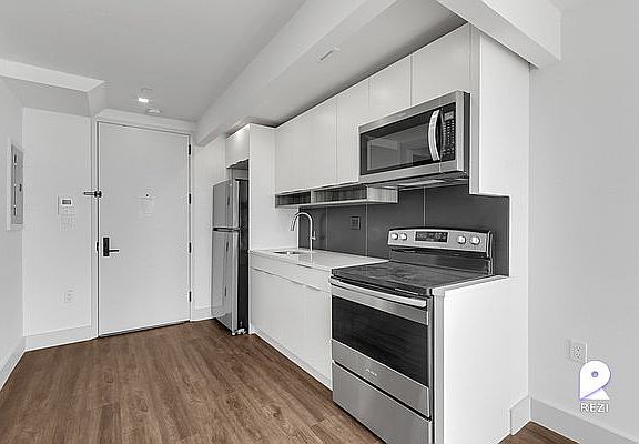 3rd image of 2069 Honeywell Ave APT 7B