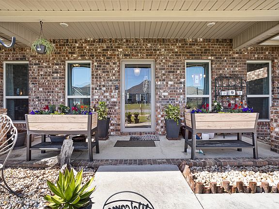 4th image of 10641 Chapelwood Dr