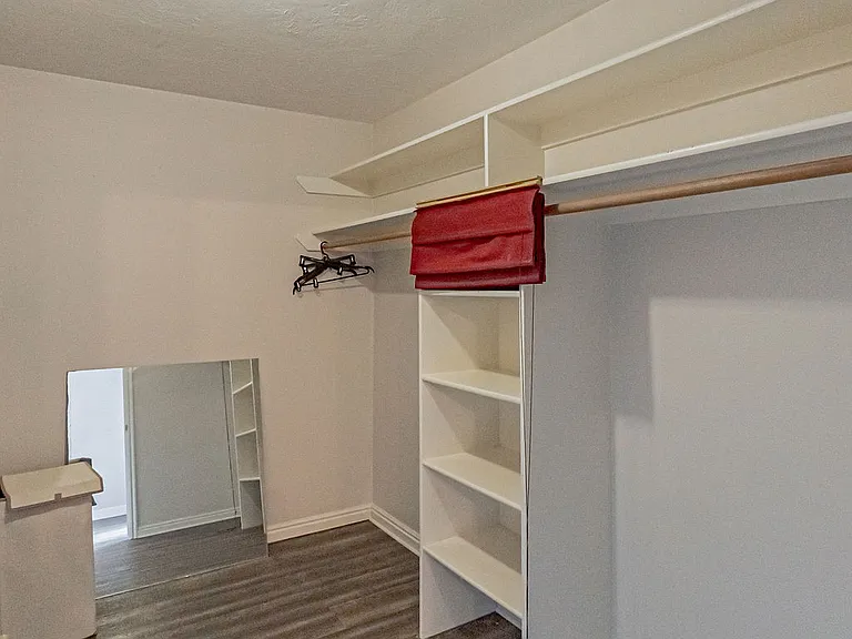 3915 Woodhaven Ln — Photo 39