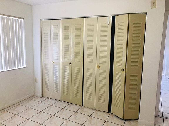 3rd image of 8023 Lake Dr APT 202