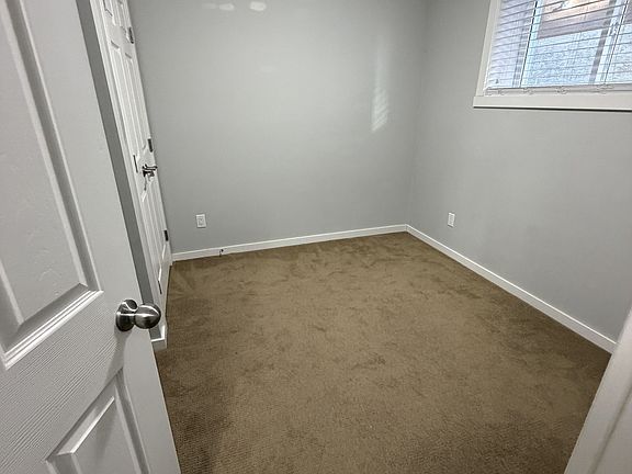 4th image of 6260 Little Pine Loop #B