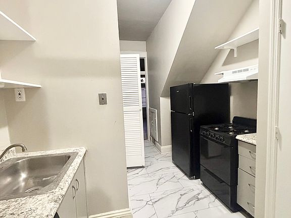 3rd image of 917 Geyer Ave #1
