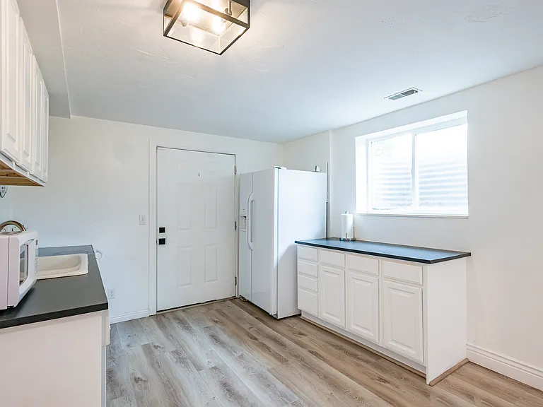 1774 E Faunsdale Dr — Photo 6
