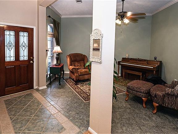 Beautiful Entry with ceramic tile flooring