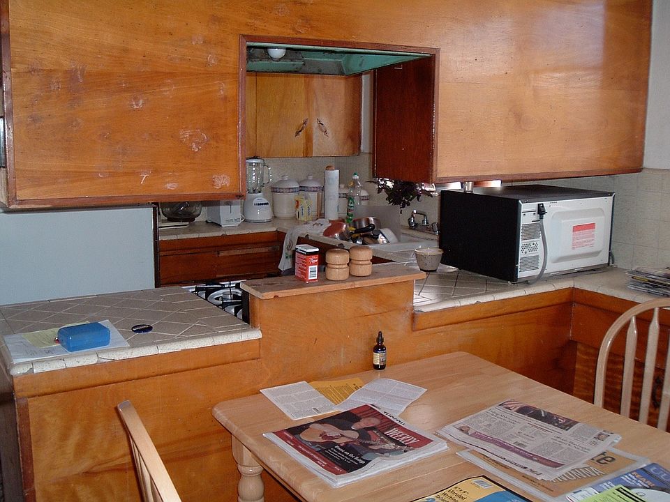 Dining/kitchen