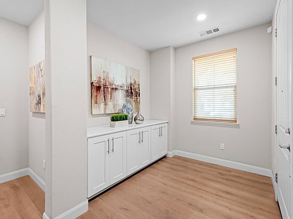 5th image of 1529 Hidden Creek Ln