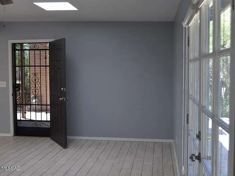 9159 E Broadway Blvd — Photo 2