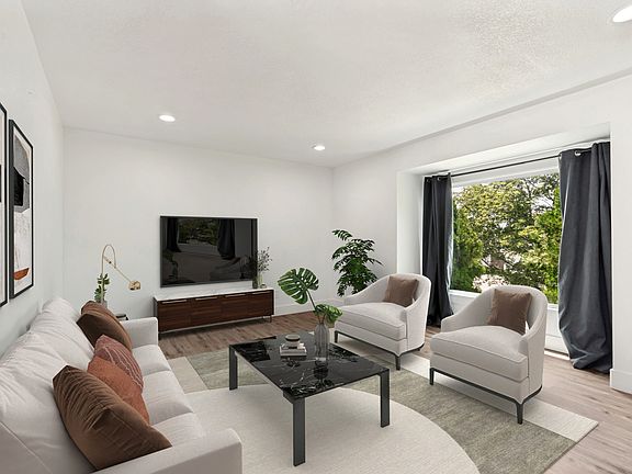 3rd image of 10313 Countrywood Dr