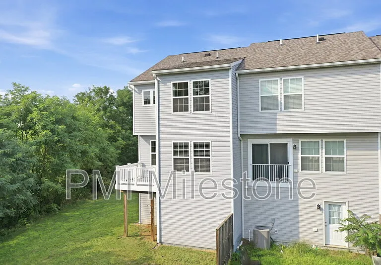 100 Bertelli Ct — Photo 41