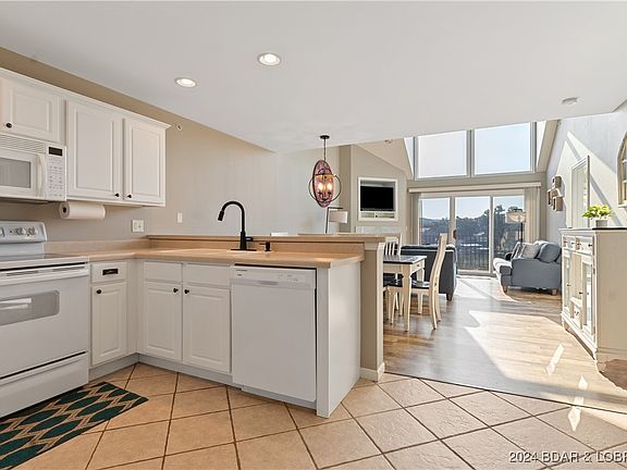2nd image of 272 Cedar Glen Dr #4B