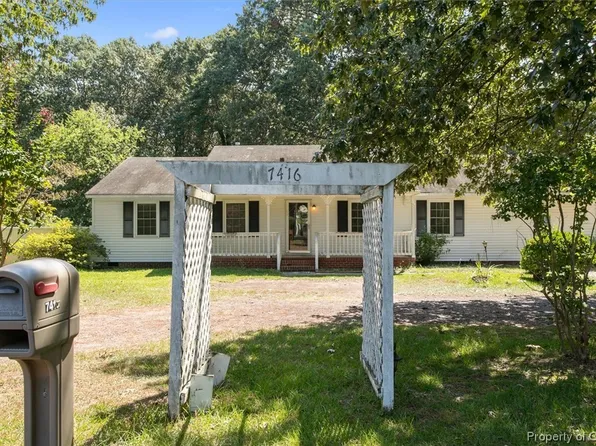 7416 Camp Okee Dr, Gloucester Point, VA 23062
