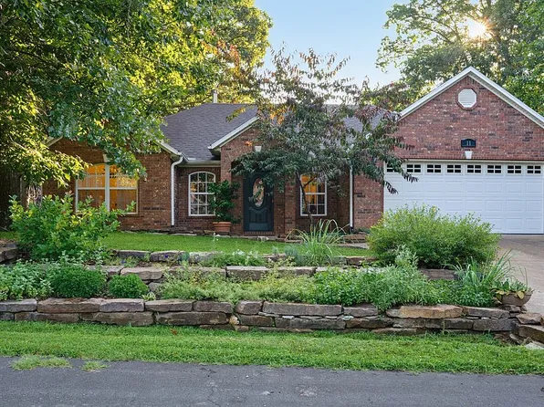 11 Cresswell Ln, Bella Vista, AR 72714