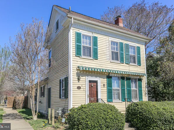 411 Pitt St, Fredericksburg, VA 22401