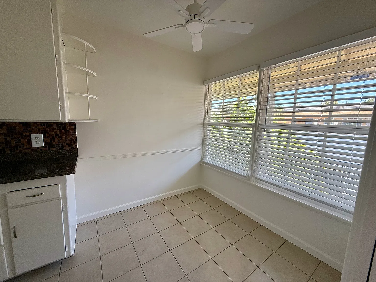 Studio, 400 sqft, $1,595 — Photo 4