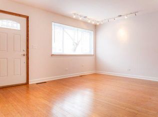 70 Pine Ave #G, Riverside, IL 60546