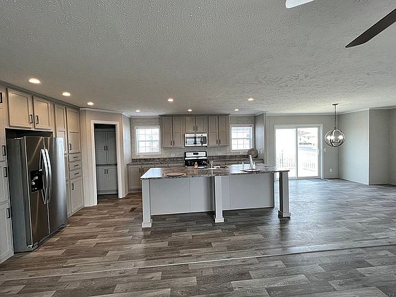 5th image of 6073 Lakeview N