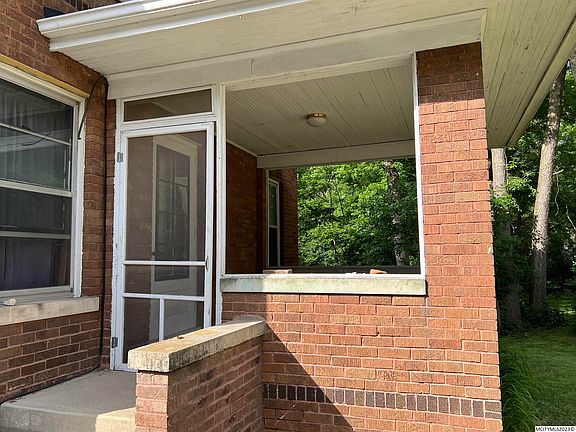 4th image of 5 Willow Dr