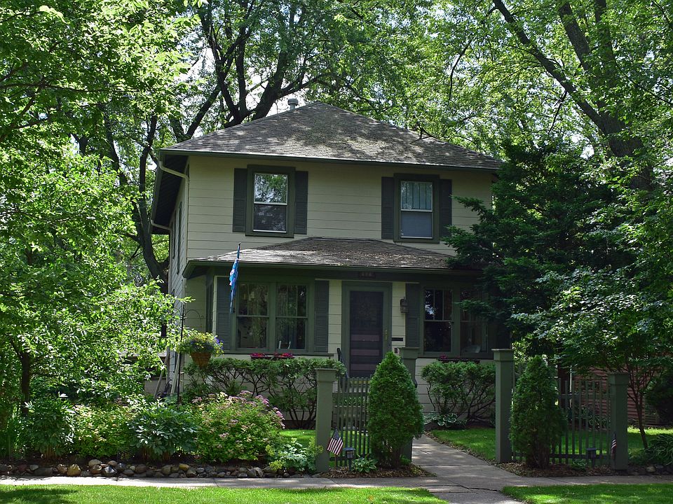1st image of 909 S Vine Ave
