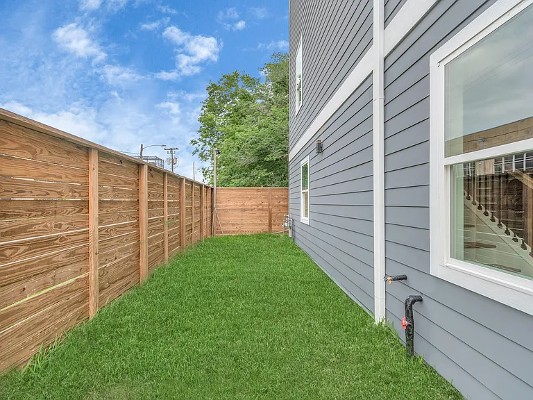 2408 Brailsfort St — Photo 56